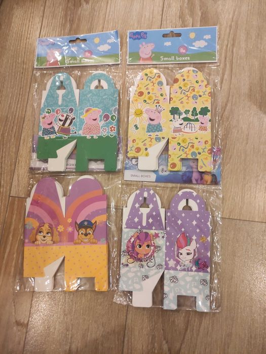 prezentowy zestaw 32 small boxes