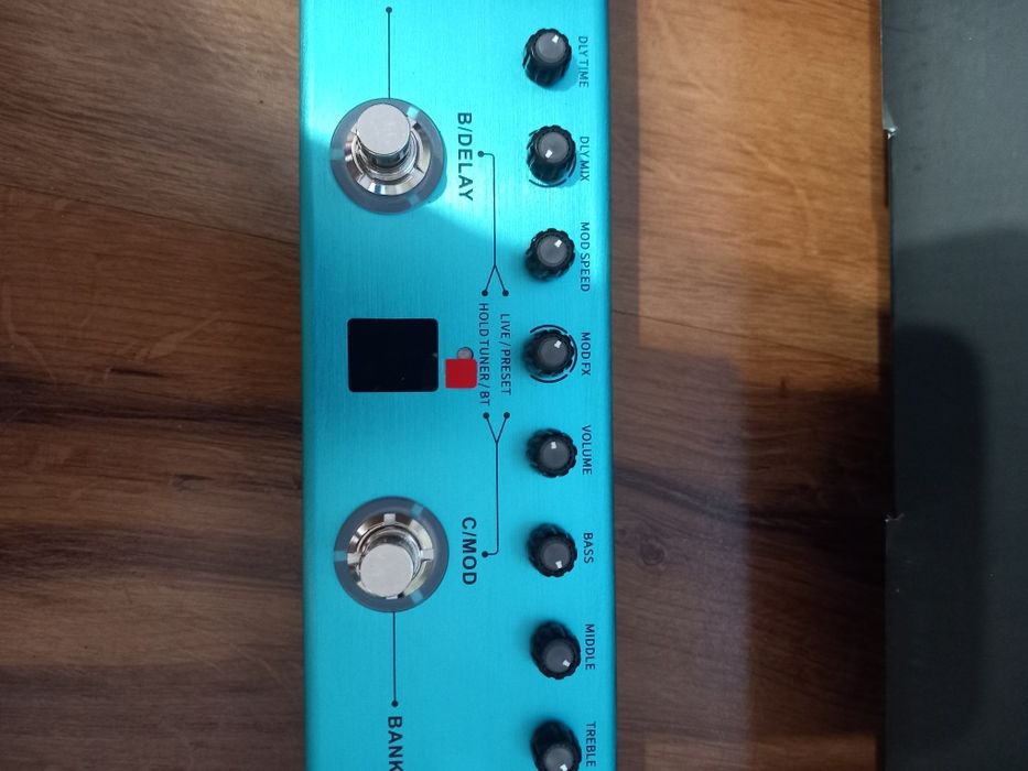 Multiefekt gitarowy m-vawe
