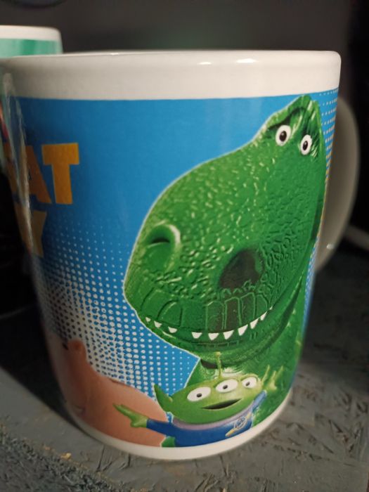 Kubek z postaciami z bajki