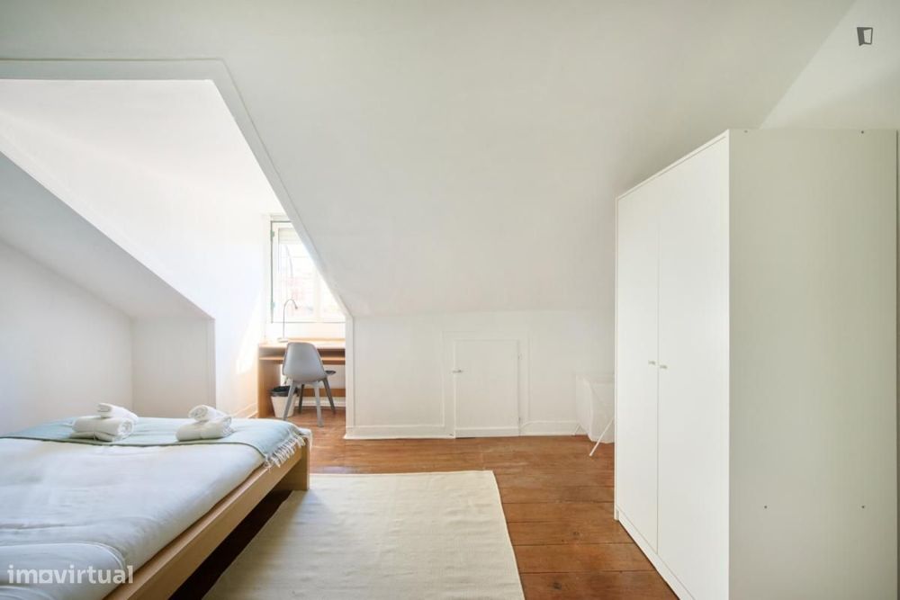 Quarto - localizado em São Bento Lisbon
