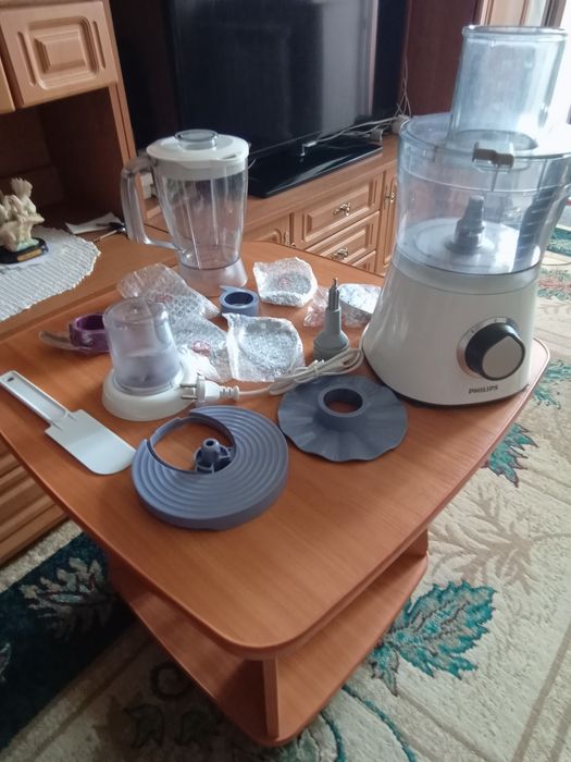 Комбайн кухонный Филипс новый
