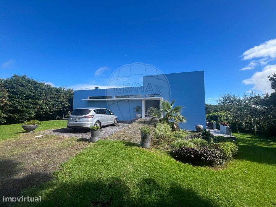 Moradia T4 para venda