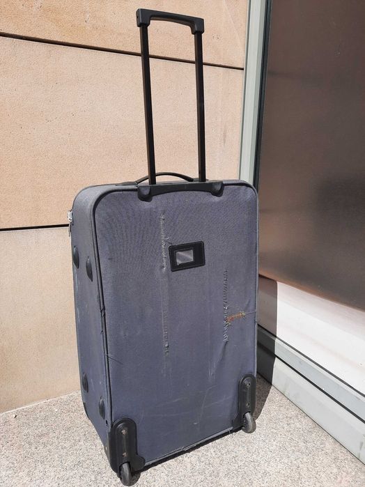 Duża Walizka torba podróżna turystyczna wakacyjna 70x43x23  na kołach