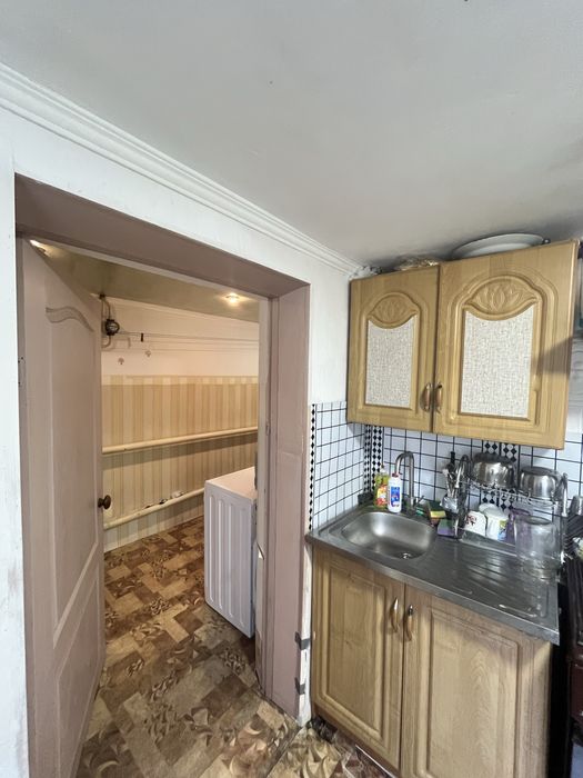 Продаж будинку м. Верхівцеве з гаражем в центрі СЕРТИФІКАТ