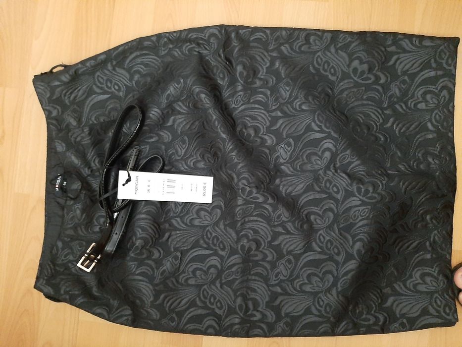 Linda saia preta n.36 lindíssima