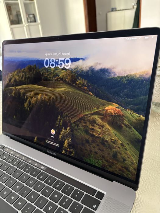 Macbook Pro 16 i7 16GB RAM 512GB SSD