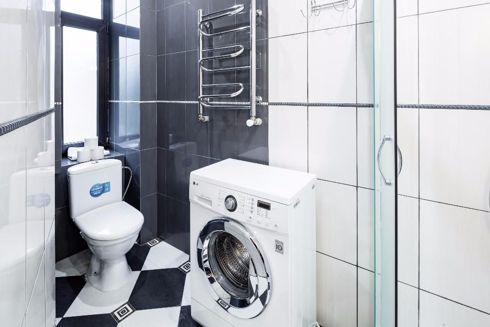 Подобово 2к. центр, пл. Старий Ринок, вул.Ужгородська