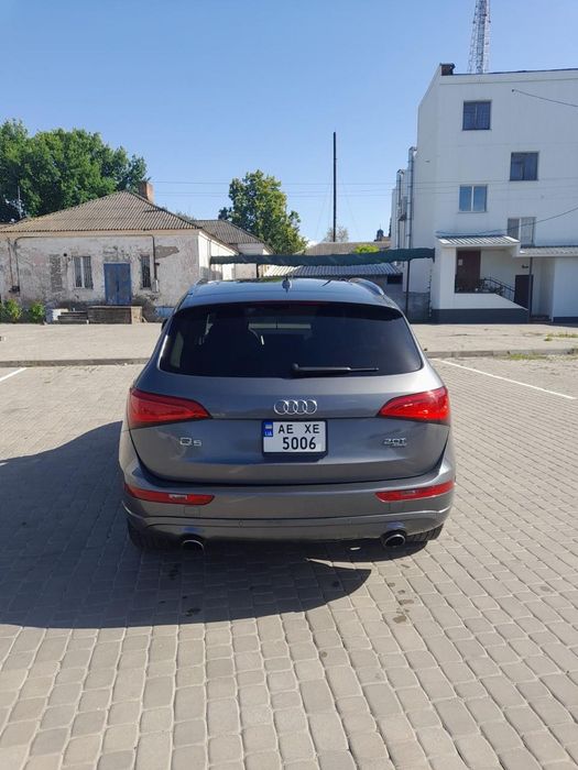 Aвтомобіль Ауді Q5