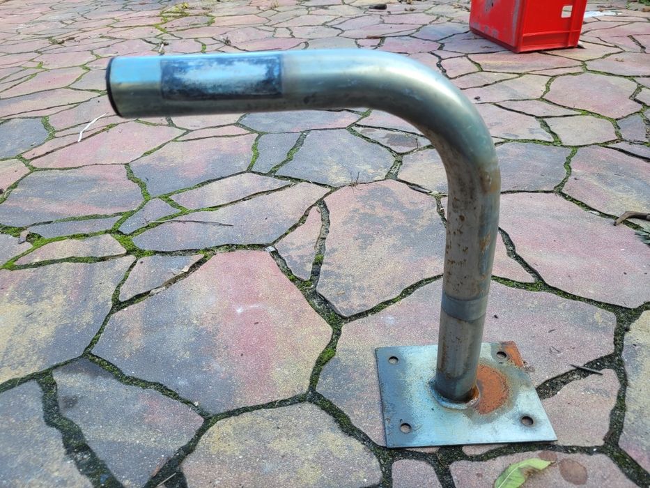 Uchwyt antenowy ścienny