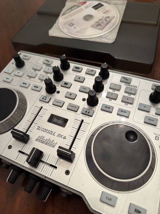 Hercules DJ Console MK4 - Mesa de mistura para DJ (como nova)