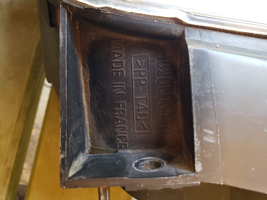 Фара Citroen Xantia