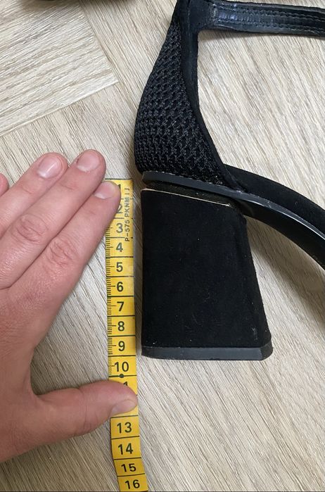 Buty Bershka r 37 czarne na koturnie / grubym obcasie