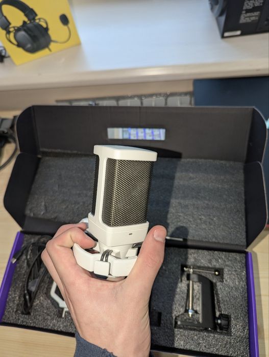 Мікрофон Fifine Q6T та aula f75