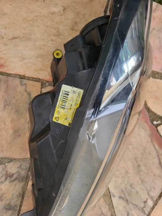 Farol Ford Fiesta 2008-2012  8A61-13W030-AJ