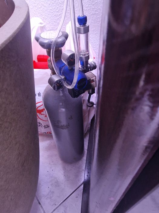 Aquario 100x50x40 + filtro + calha + kit CO2 + acessorios