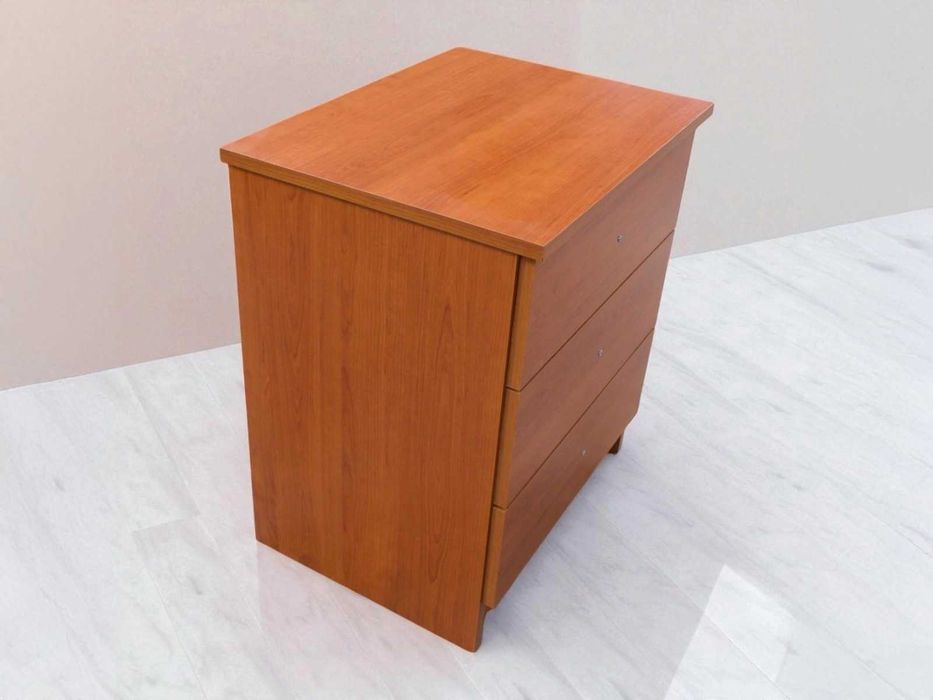 Mesa de Cabeceira com 3 Gavetas em Cerejeira – Com Defeito