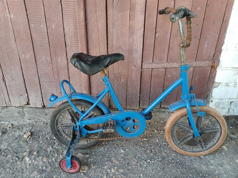Продам дитячий велосипед Зайчик