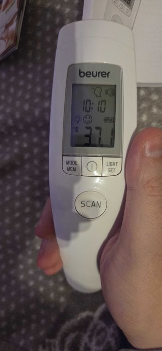 Termometr bezdotykowy Beurer FT 90 | Higieniczny i Precyzyjny | OKAZJA