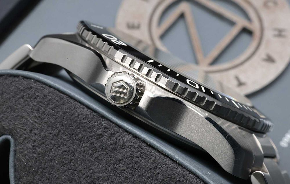 TAG Heuer Aquaracer Professional 300 Date