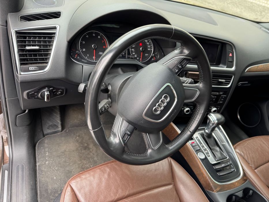 Продам Audi q5 2012