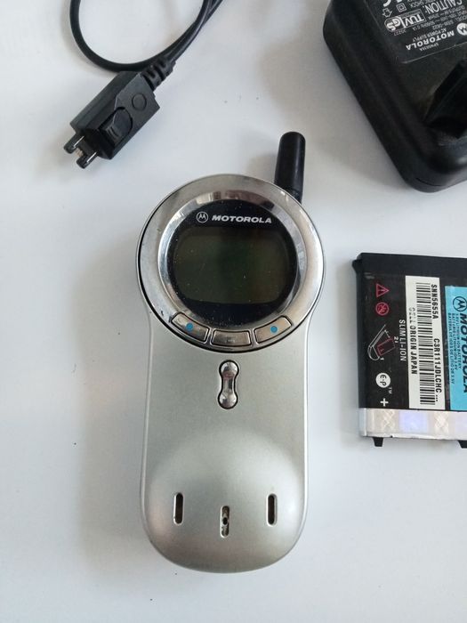 Продам телефон Motorola V 70