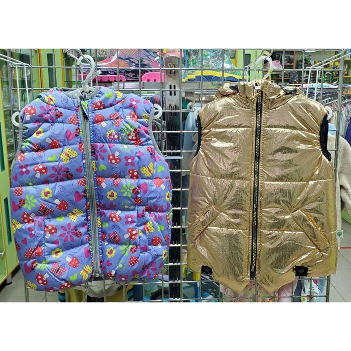 Жилет для дівчинки золотистого кольору 104 р