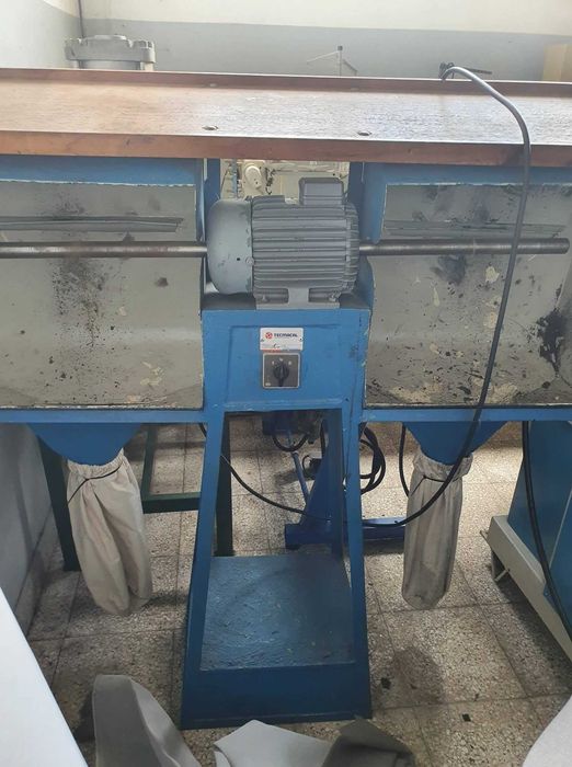 Vendo maquina de cardar e escovadeira