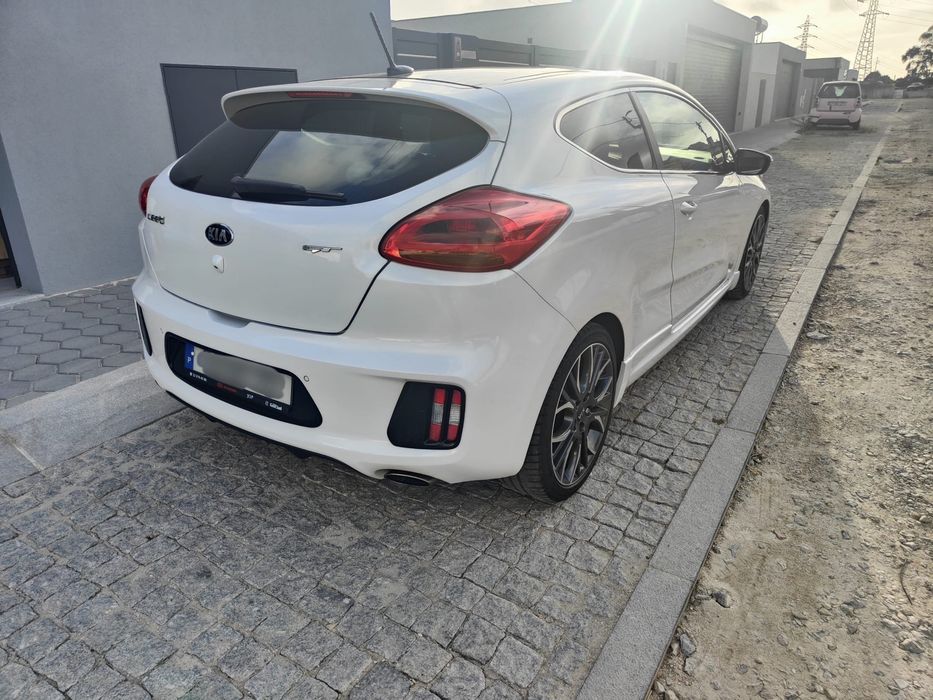 Kia Ceed GT 1.6 T-GDI (204cv)