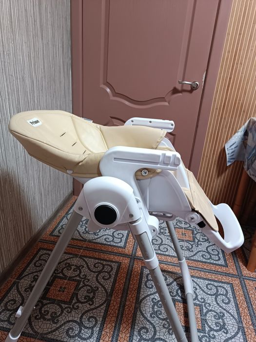 Стільчик для годування