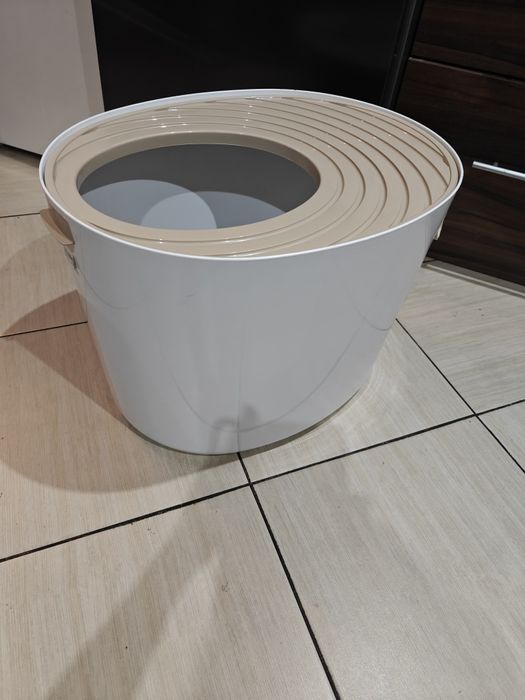 Elegancka kuweta dla kotaNowa beżowa