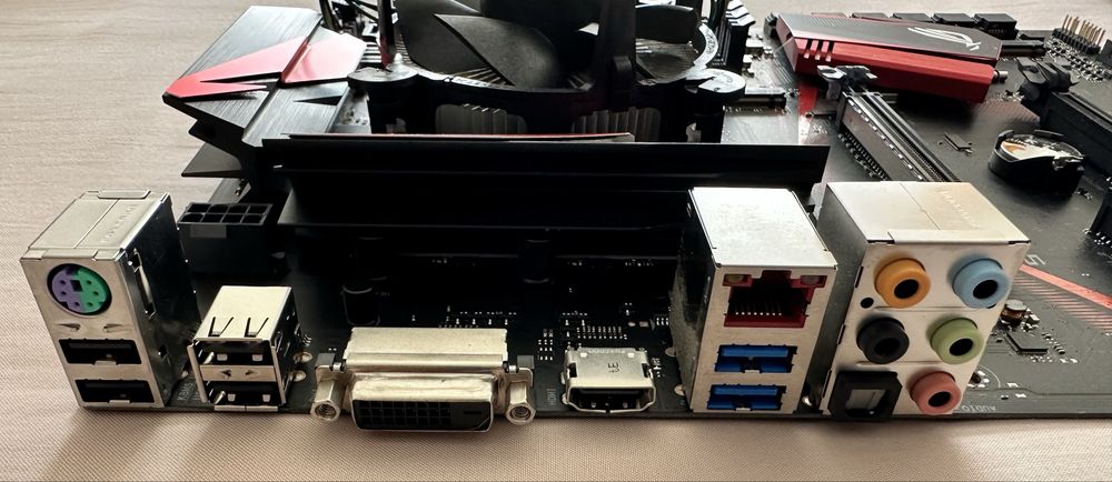 Motherboard Asus strix b250h gaming