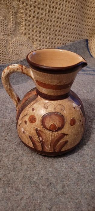 Ceramiczny dzbanek 15 cm.