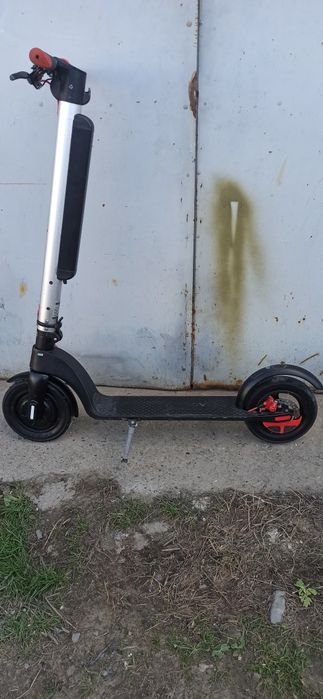Самокат Proove X-City Pro.