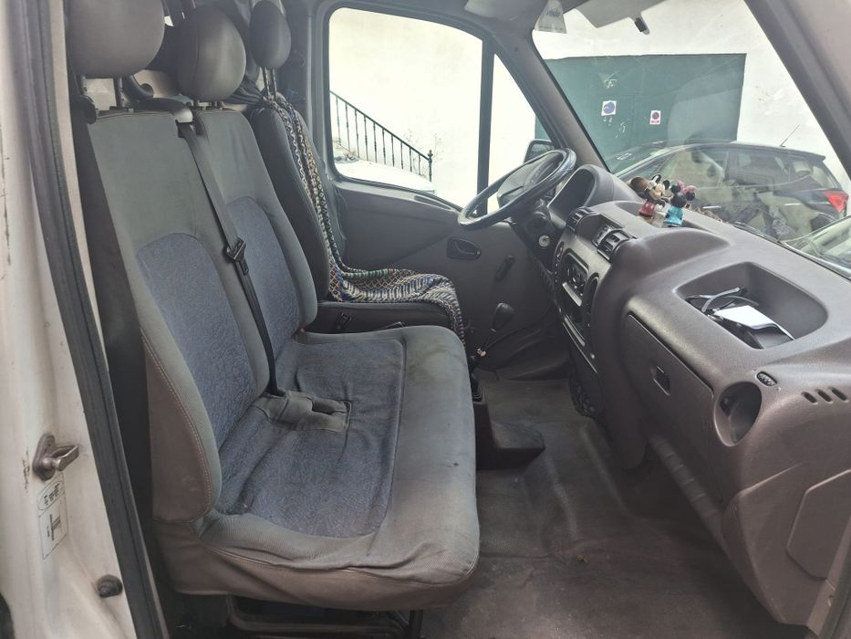 Carrinha Renault Master com revisão feita.

Do ano de 1998

Mudou em Fevereiro de 2026:
Kit de distribuição 
Alternador
Óleo 
Filtros

Está a circular