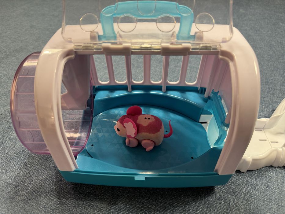 Ratinhos Famosa e a sua casinha