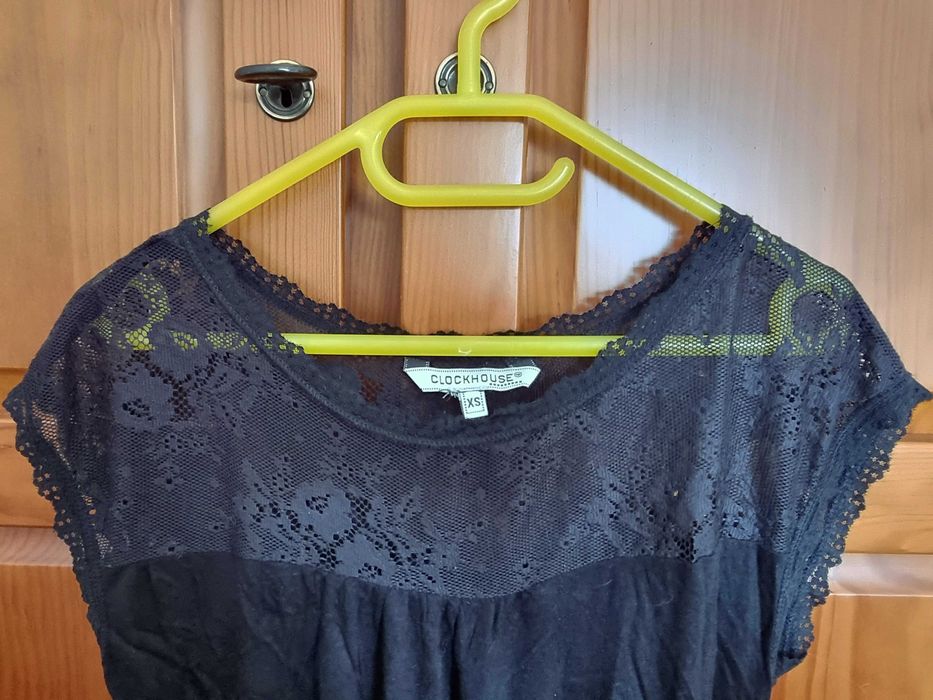 Camisola preta com renda C&A, tamanho XS