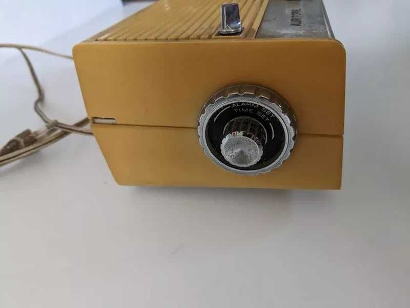 Vintage 70s Auritone Am/Fm Retro Space Age Flip Clock Hong Kong Radio