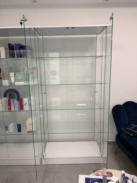 szklana witryna / gablota ekspozycyj
