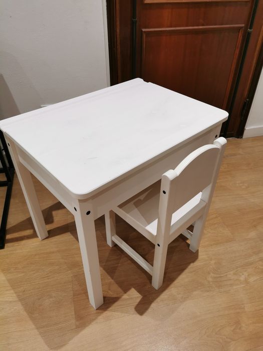 Secretária e cadeira de criança branco