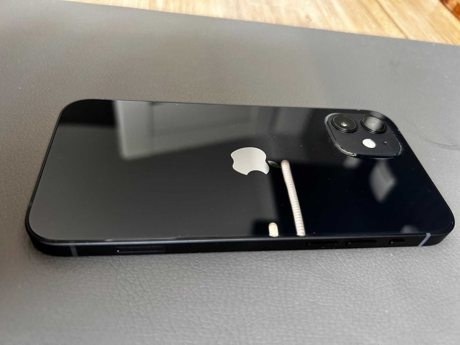 iPhone 12 128 GB Black – 95% baterii – Gwarancja 12 miesięcy + etui Spigen