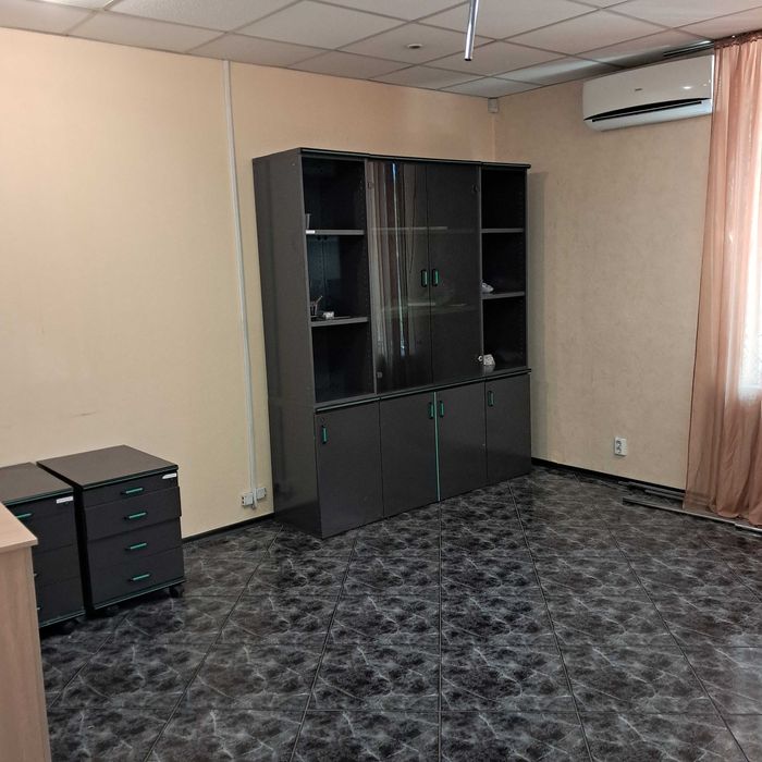 Оренда - офіси від 25 м. Резервне живлення. Паркування. М Вокзальна-10 хв. Від власника