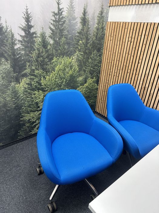 Fotele niebieskie konferencyjne
