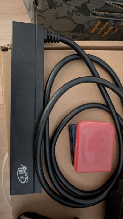 PlayStation 2 (Fat) com 3 comandos, 3 cartões de memória e multitap