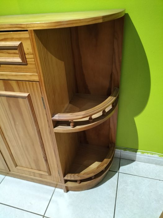 Aparador em pinho maciço