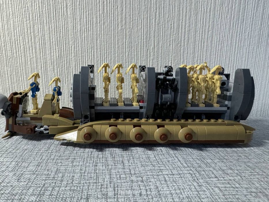 Набір Лего "Транспортер дроїдів"