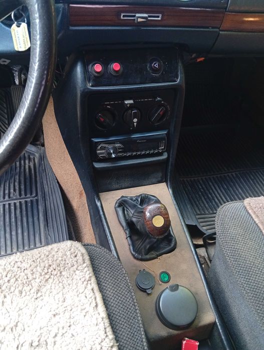 Продам Mersedes-Benz 123  2,4D