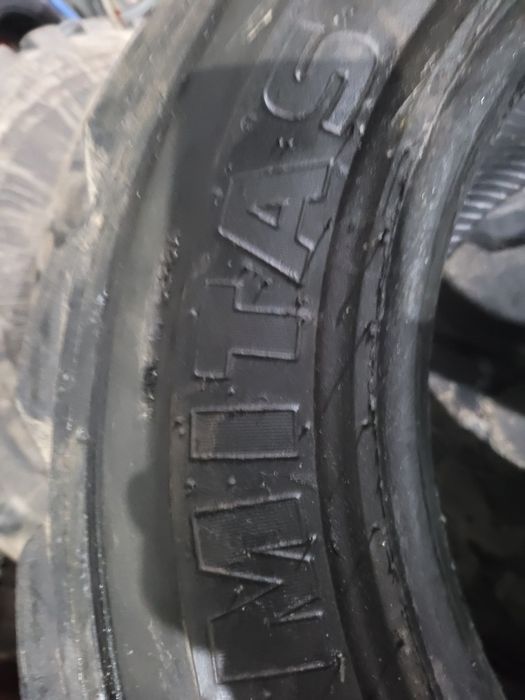 Opony przemysłowe 10-16.5