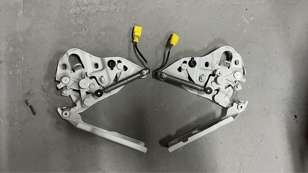 Петлі капота з піропатронами Audi Q7 SQ7 4M 4M0 2015-2019