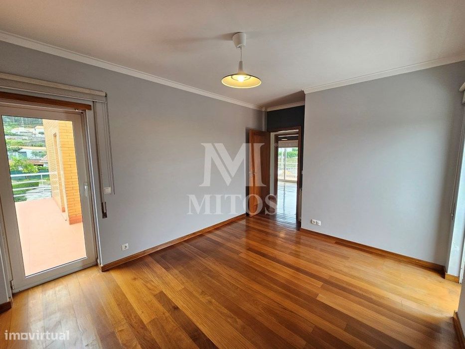 Moradia T3+1 com vista mar para venda em Carreço - Viana do Castelo