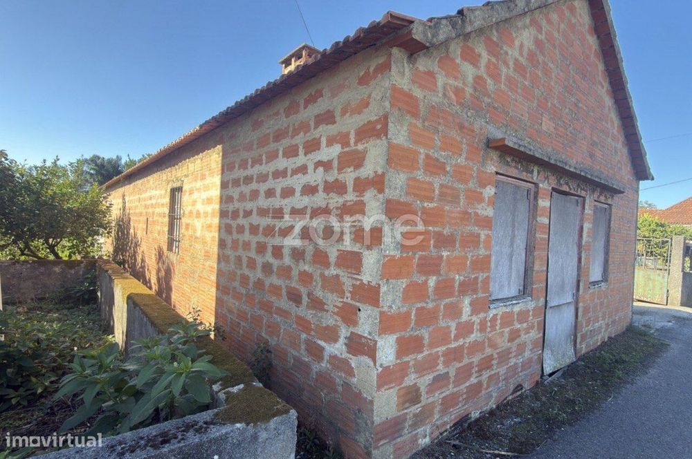 Moradia Para Restaurar|T2 | Mamarrosa- Oliveira Do Bairro